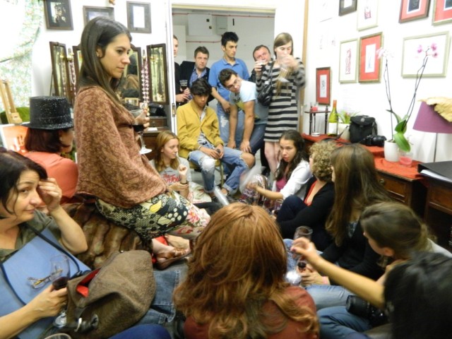 ROMANCA SOCIETY
                                
                                